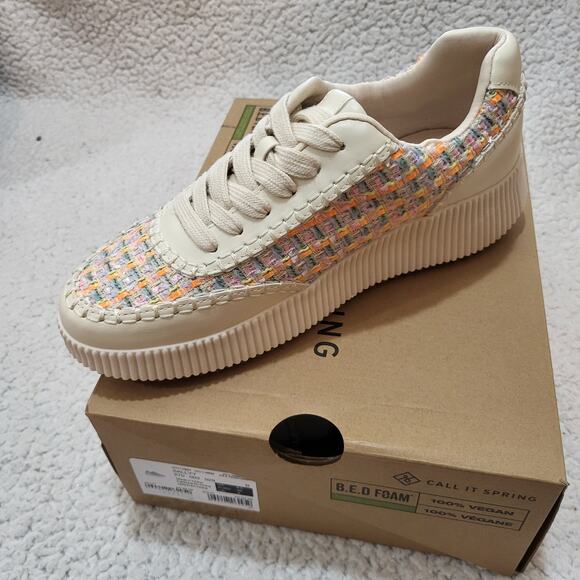 NEW VCall It Spring Women's Sallyy Sneaker Bone Size  8.5 - Picture 2 of 8